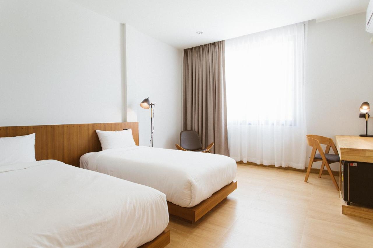 Karpenter Lampang Hotel Exterior photo