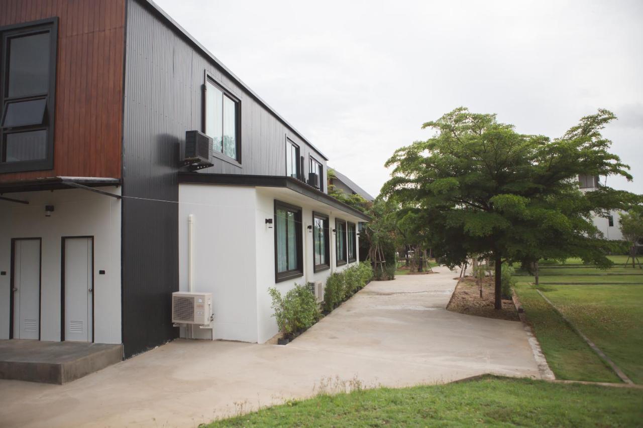Karpenter Lampang Hotel Exterior photo