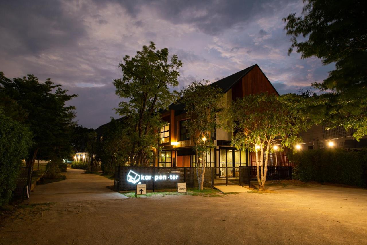 Karpenter Lampang Hotel Exterior photo